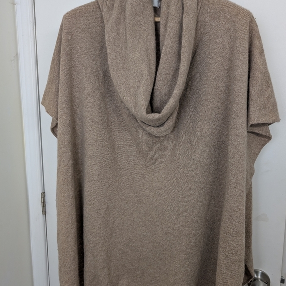 CHARLI BEIGE PUNCHO SIZE 1 - Picture 2 of 5